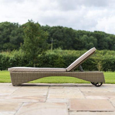 Double Sun Lounger Set – Glass Top Side Table – Natural Polyweave
