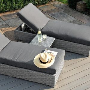 sun loungers taskers