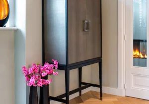 2 Door Leather Inlaid Drinks Cabinet - Combining style & luxury in an entire range of furniture.