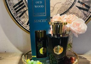 'Oud Wood' Reed Diffuser - Shaped Glass Bottle - Gift Boxed - 300ml