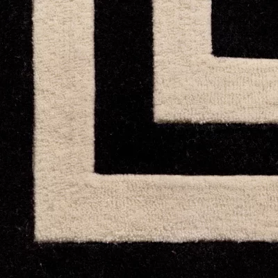 Luxury Rug Black & Cream 100% Wool Finish – 300cm x 400cm