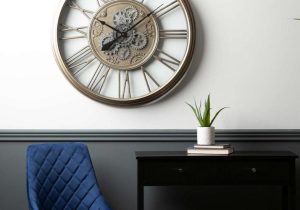 Wall Clock - Moving Cogs - Battery Operated - Champagne Silver Finish